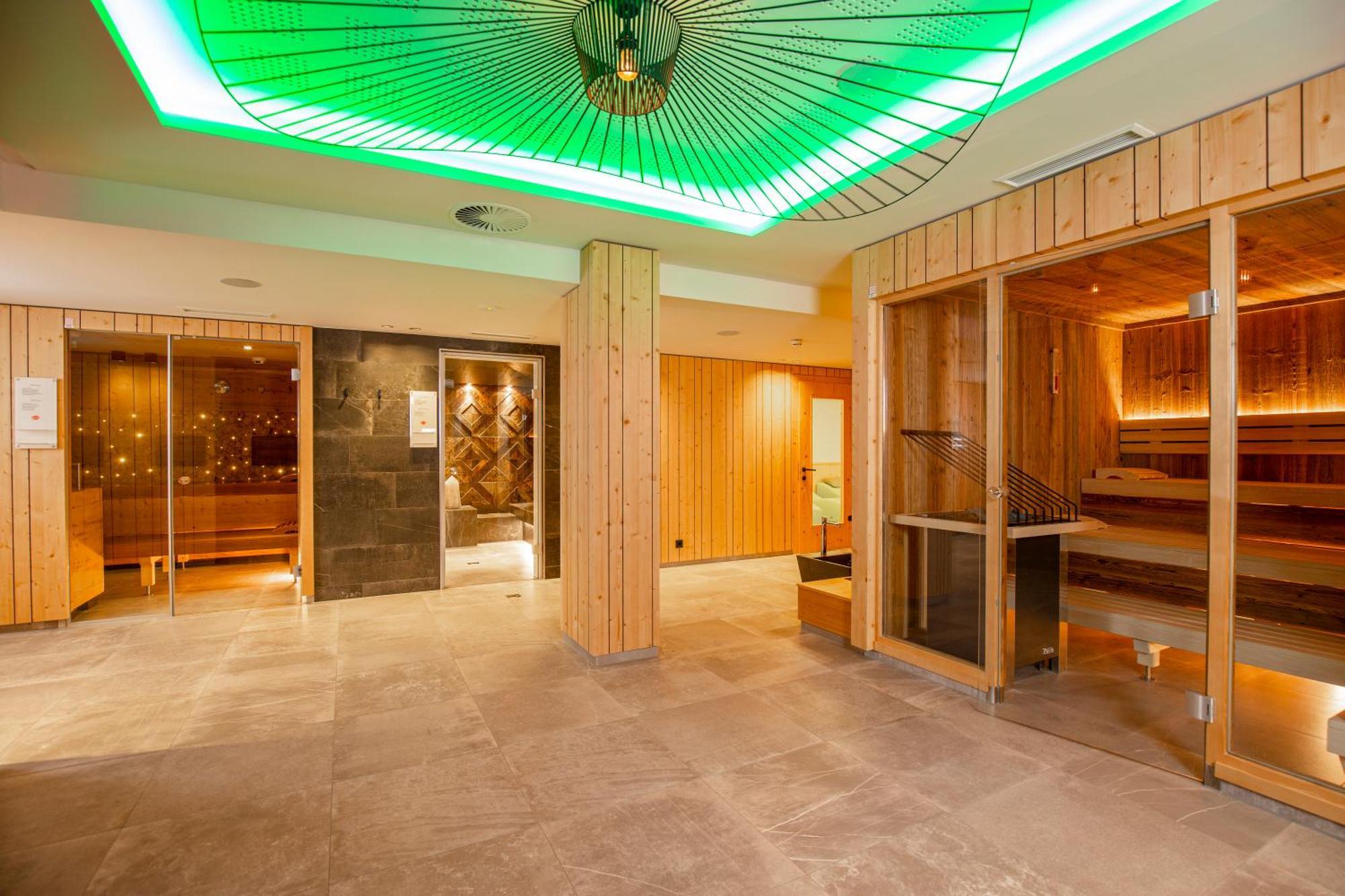 Natur- & Wanderhotel Tuxertal Luaran gambar