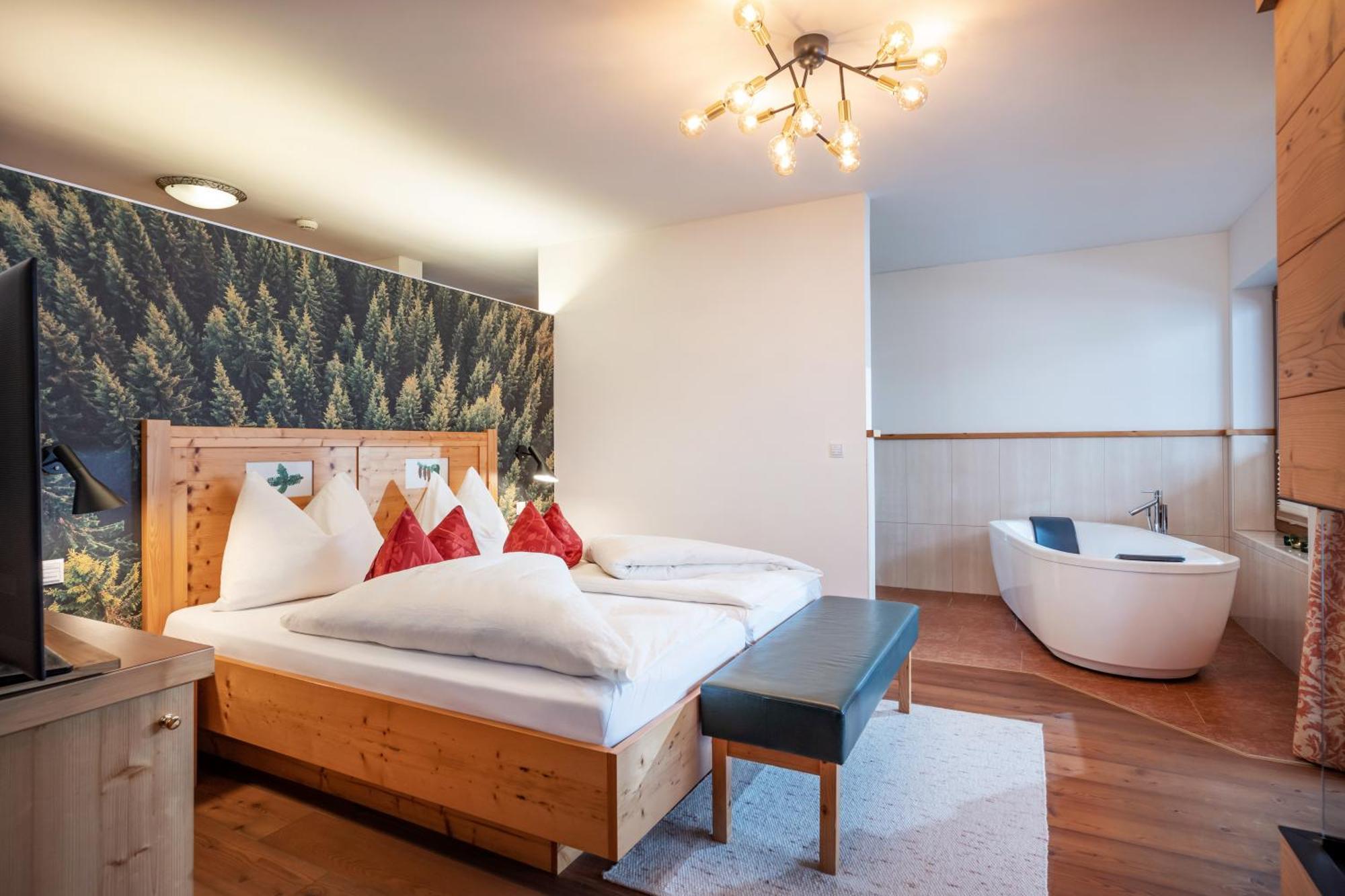 Natur- & Wanderhotel Tuxertal Luaran gambar