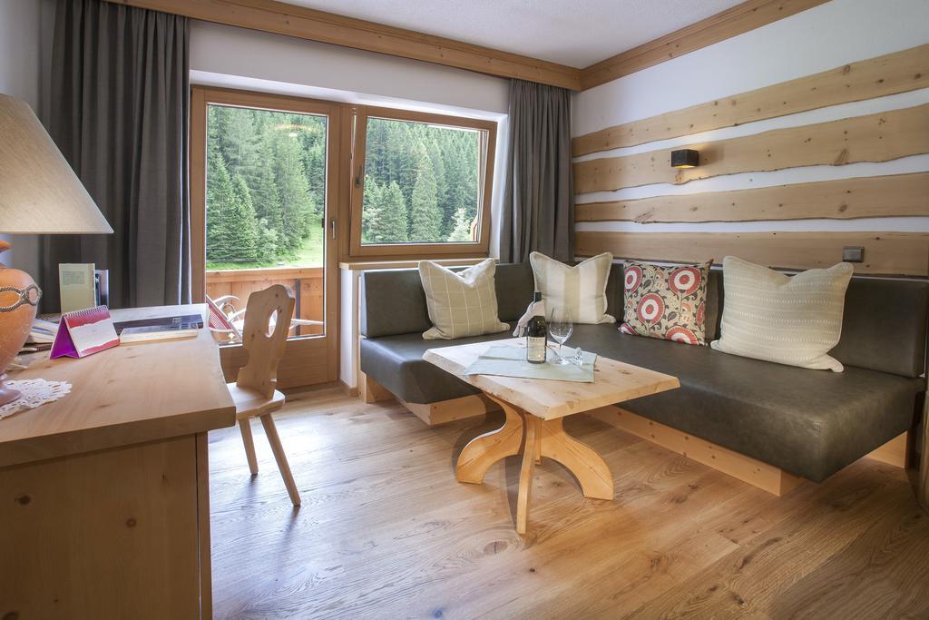 Natur- & Wanderhotel Tuxertal Bilik gambar