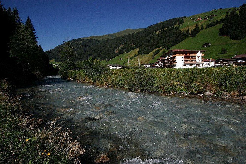 Natur- & Wanderhotel Tuxertal Luaran gambar