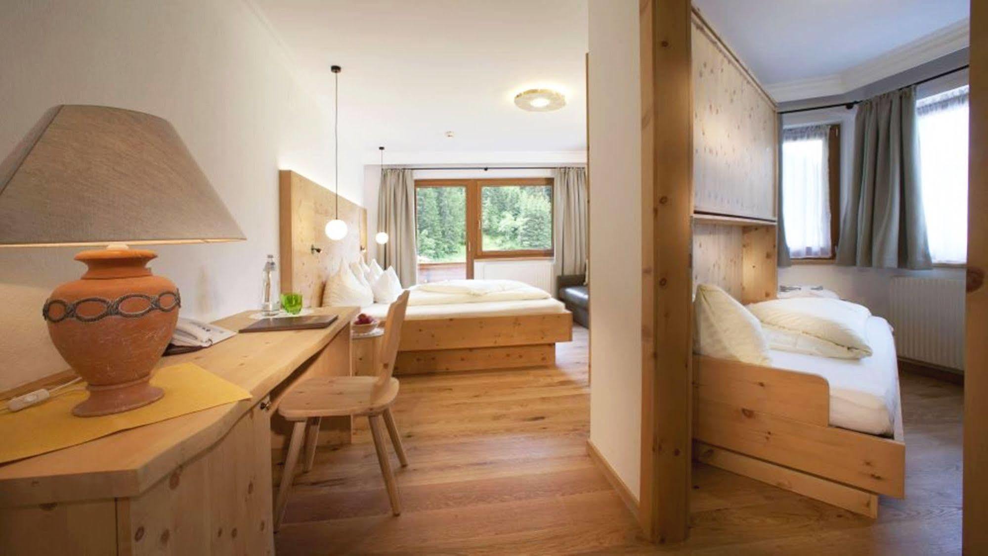 Natur- & Wanderhotel Tuxertal Luaran gambar