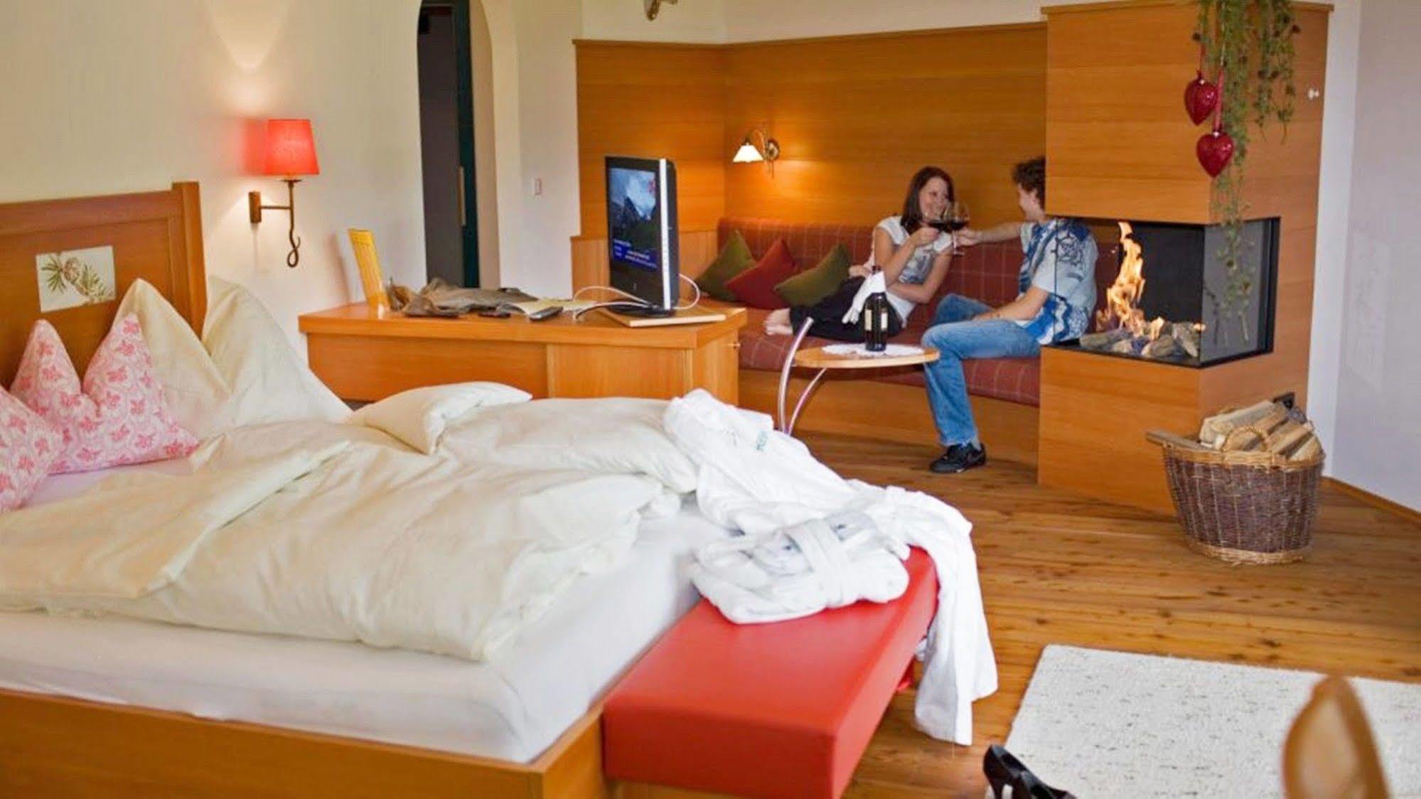 Natur- & Wanderhotel Tuxertal Luaran gambar