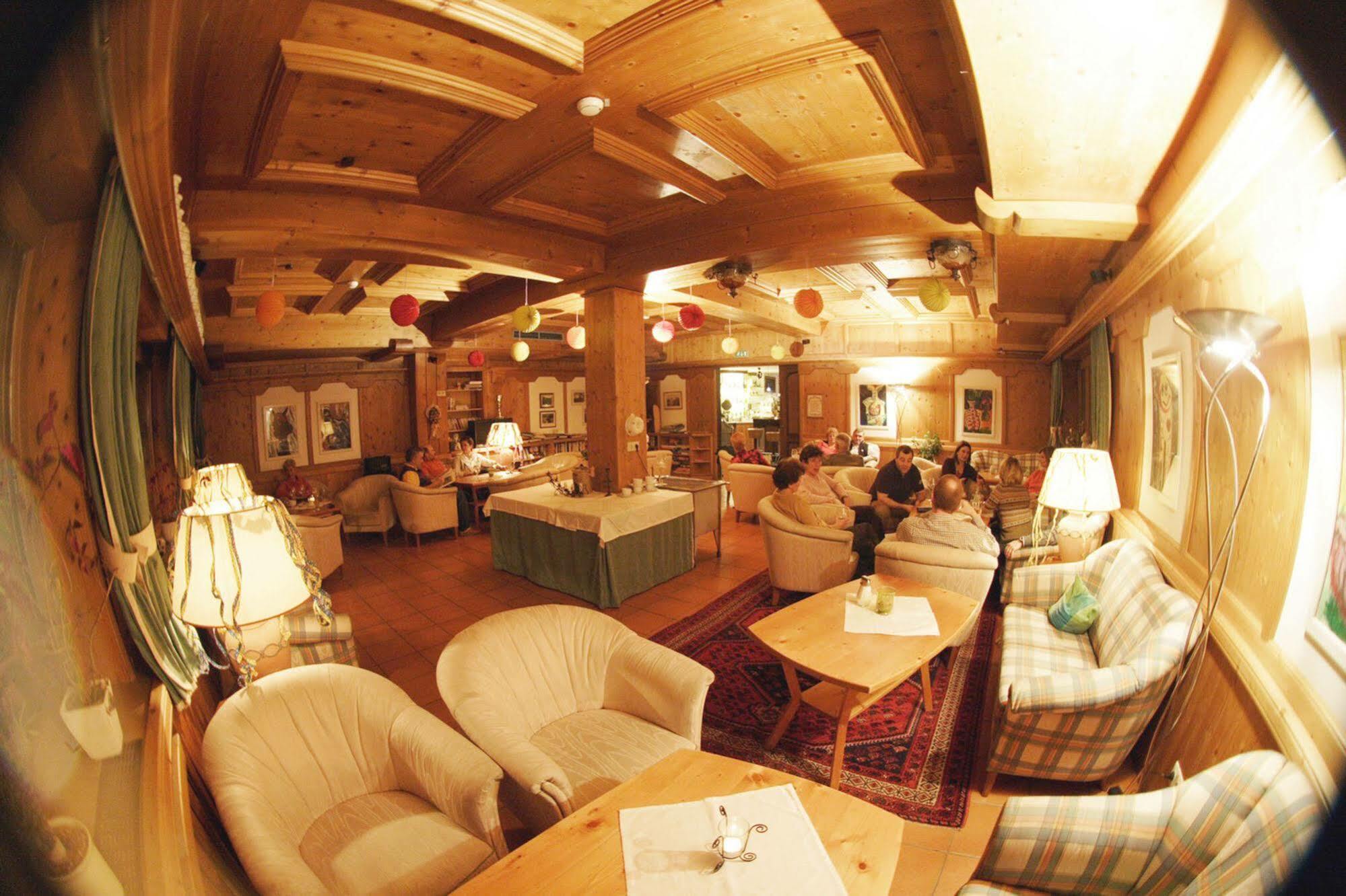 Natur- & Wanderhotel Tuxertal Luaran gambar