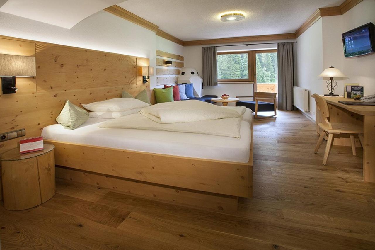 Natur- & Wanderhotel Tuxertal Bilik gambar